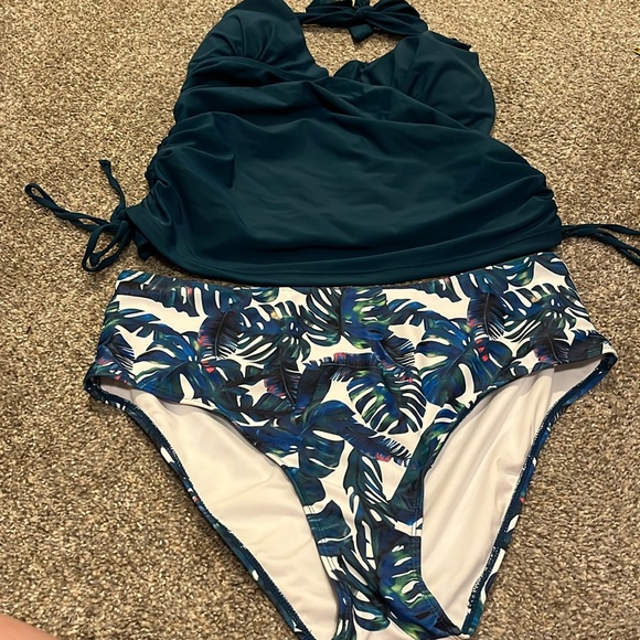 Size XL 2 piece swimsuit - Picture 1 of 3